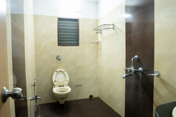 Royal Deluxe Room - Image 6
