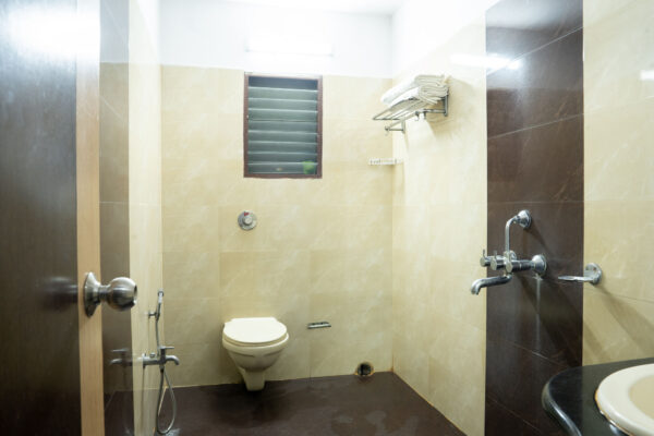 Royal Deluxe Room - Image 7